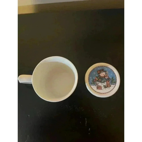 “Keep Friends Close at Christmas” Snowman Mug - Picture 4 of 8